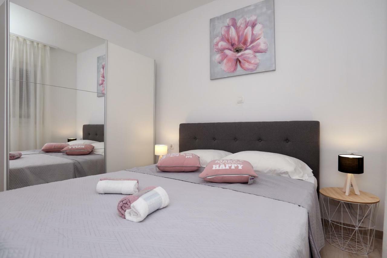 Apartment Little Marijeta Трогир Екстериор снимка