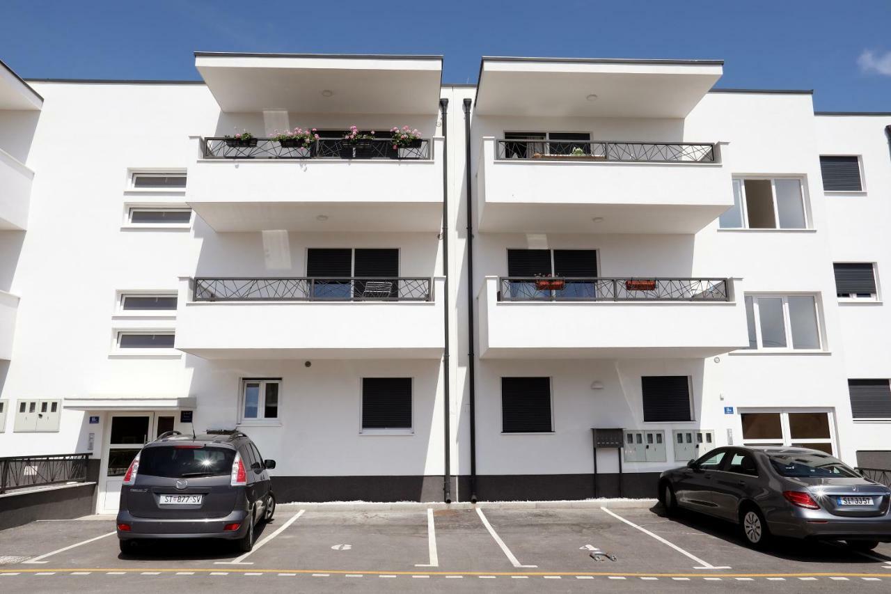 Apartment Little Marijeta Трогир Екстериор снимка