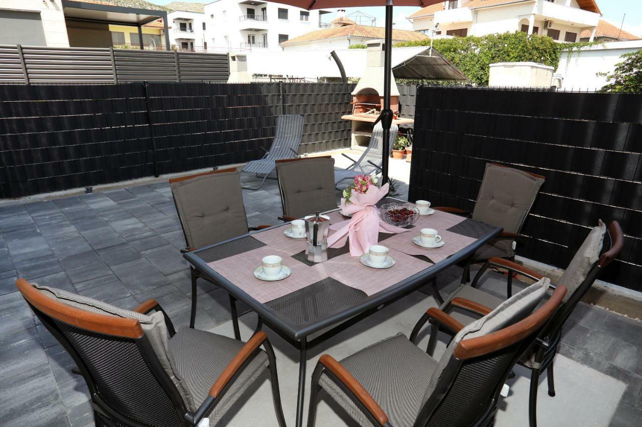 Apartment Little Marijeta Трогир Екстериор снимка